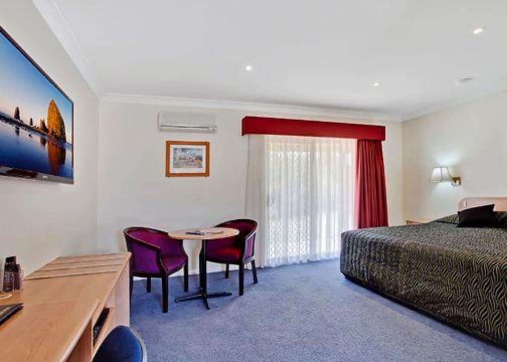 Bushman'S Motor Inn พาร์กส์ ภายนอก รูปภาพ