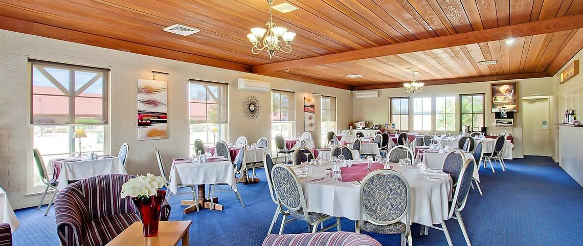 Bushman'S Motor Inn พาร์กส์ ภายนอก รูปภาพ