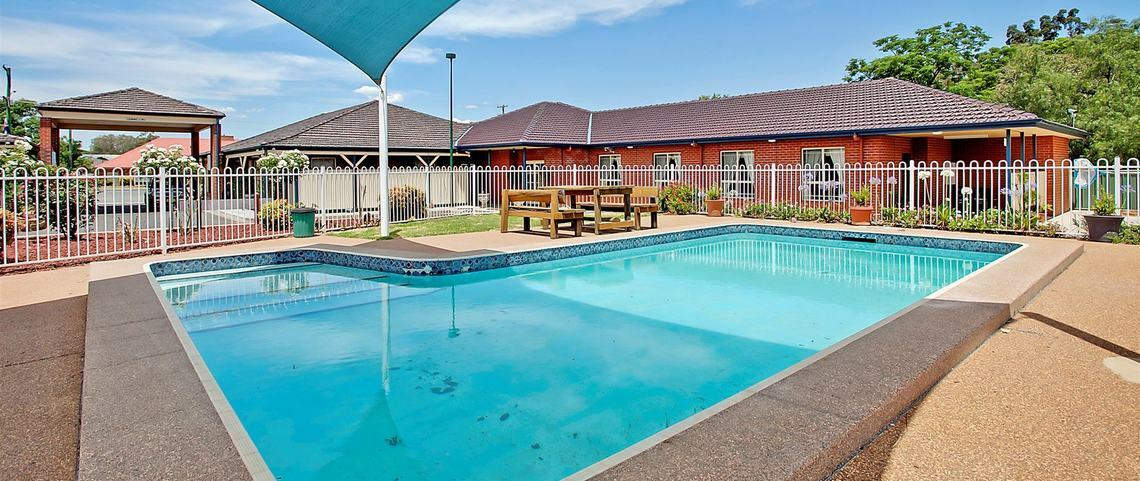 Bushman'S Motor Inn พาร์กส์ ภายนอก รูปภาพ